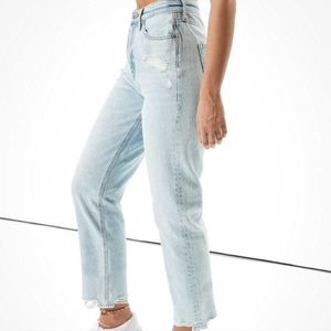 AE 90s Boyfriend Jean Size 6